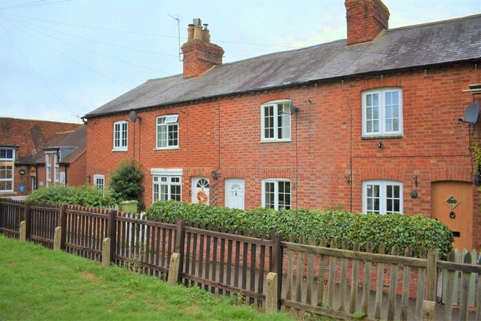 2 Bedroom Cottage To Rent In Church Walk, North Crawley, MK16