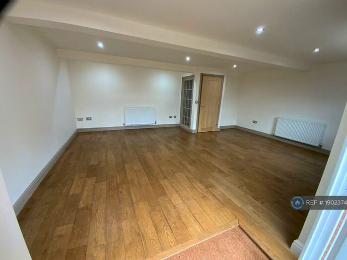 3 Bedroom Terraced House To Rent In Park Lane Mews, Winchester, Uk, SO21