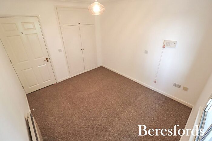 1 Bedroom Flat To Rent In Huskards, Waldegrave Gardens, RM14
