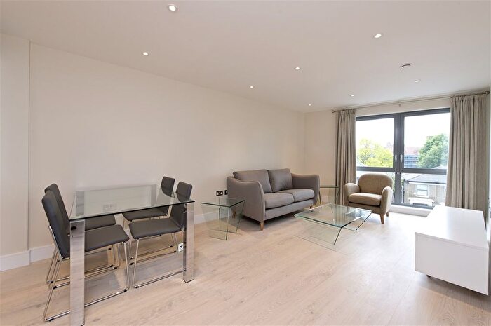 1 Bedroom Flat To Rent In Coningham Road, Shepherd's Bush, W12