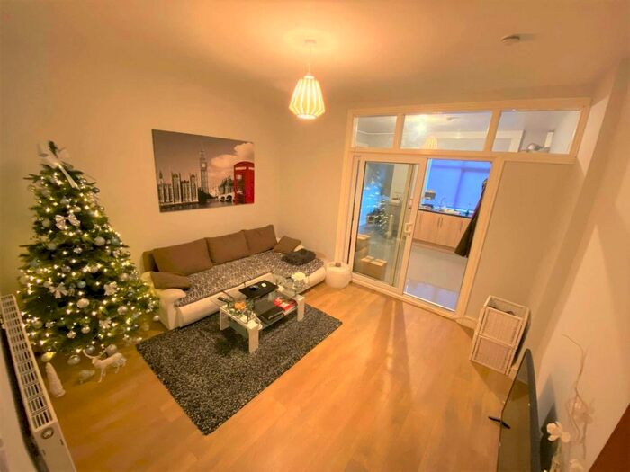 3 Bedroom Flat To Rent In Wellington Road, Bilston WV14