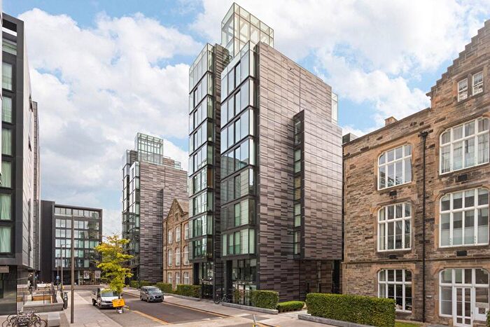 2 Bedroom Flat For Sale In Simpson Loan, Edinburgh, EH3