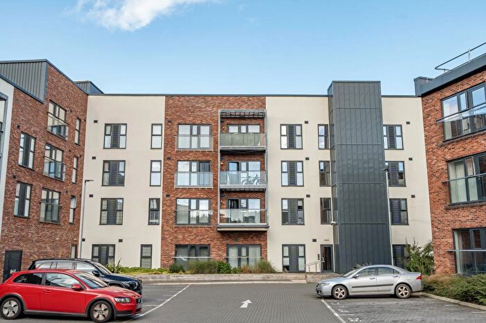 1 Bedroom Flat For Sale In Bicester, Oxfordshire, OX25