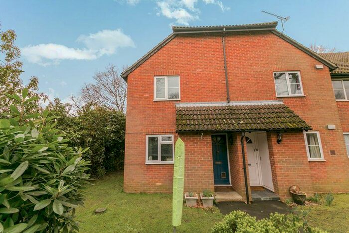 1 Bedroom Maisonette To Rent In Vesey Close, Farnborough, GU14