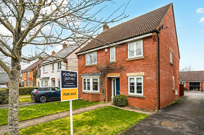 4 Bedroom Detached House For Sale In Normandy Road, Wroughton, Swindon, SN4