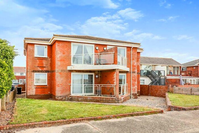 2 Bedroom Flat To Rent In Southwood Road, Hayling Island, Hampshire, PO11