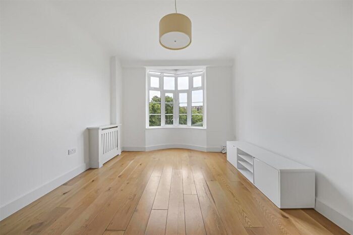 2 Bedroom Flat To Rent In Grove End Gardens, Grove End Road, London, NW8