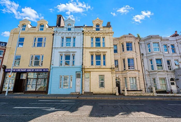 1 Bedroom Flat For Sale In Queens Road, Hastings, TN34