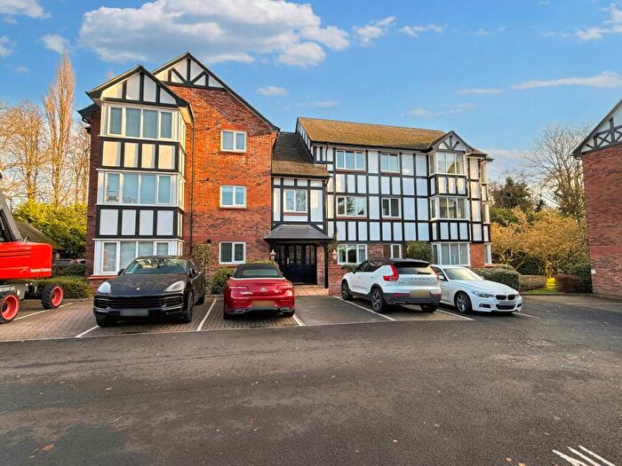 2 Bedroom Flat For Sale In Heyes Lane, Alderley Edge, SK9