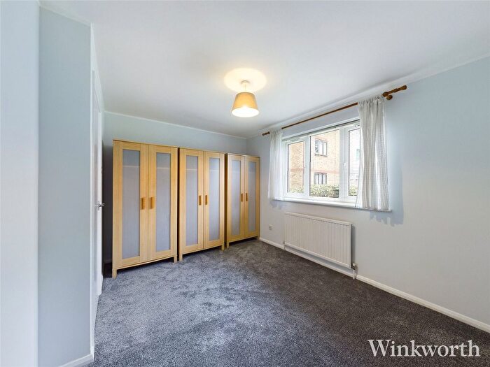 1 Bedroom Flat To Rent In Popes Lane, Ealing, London, Uk, W5