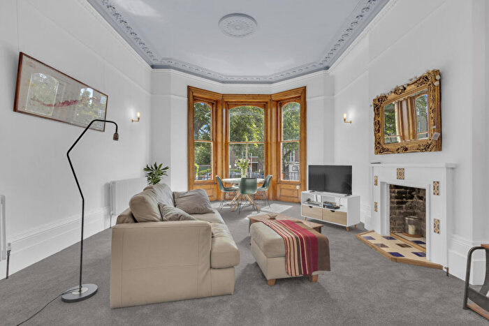 2 Bedroom Flat For Sale In Earls Avenue, Folkestone, CT20