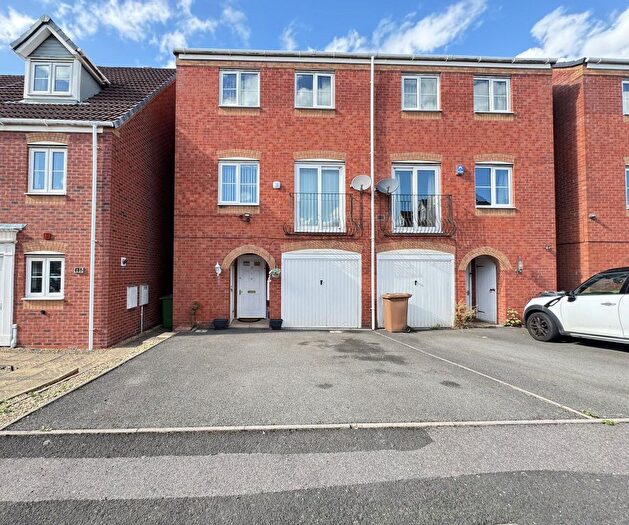 4 Bedroom Town House For Sale In Willow Grove, Willenhall, WV13
