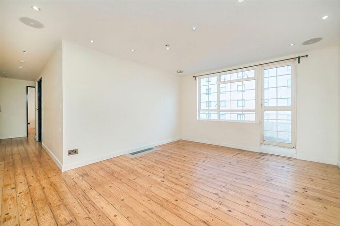 2 Bedroom Flat To Rent In Uxbridge Road, Ealing, W5