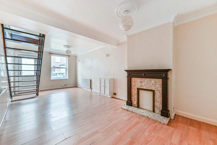 2 Bedroom Terraced House To Rent In Warren Road, East Croydon, Croydon, CR0