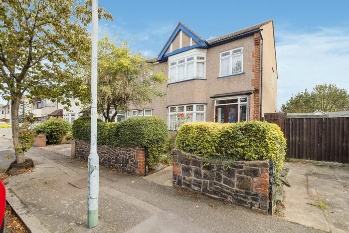 3 Bedroom House To Rent In Hillcrest Road, Hornchurch, RM11