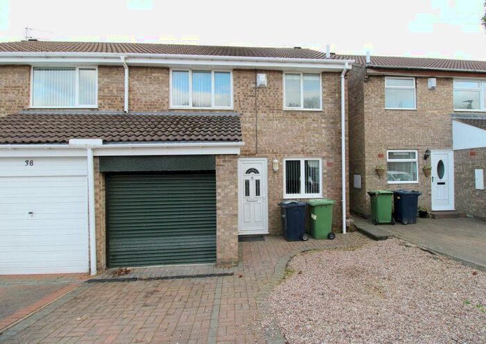 3 Bedroom House To Rent In Swirral Edge, Albany. Washington, NE37