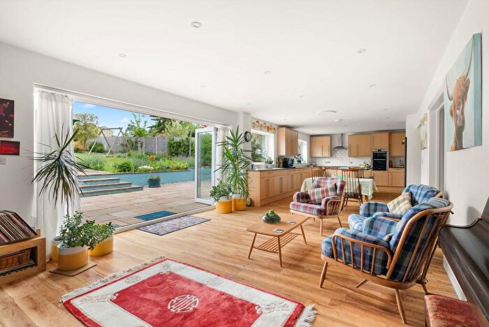 6 Bedroom Detached House For Sale In Wratting Road, Haverhill, CB9