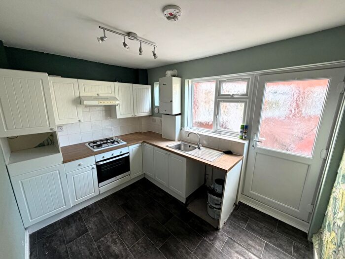 2 Bedroom Flat To Rent In North Road, Poole, BH14