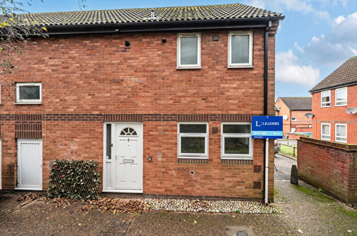 3 Bedroom Semi-Detached House For Sale In Beloe Avenue, Norwich, Norfolk, NR5