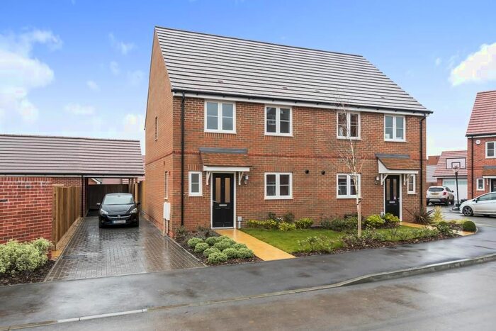 3 Bedroom Semi Detached House To Rent In Skinner Drive, Wokingham, RG41