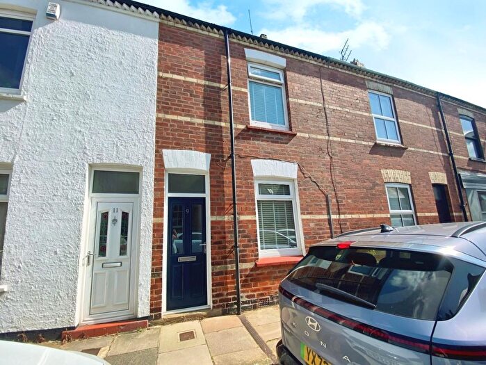 2 Bedroom Terraced House To Rent In Shipton Street, York, YO30