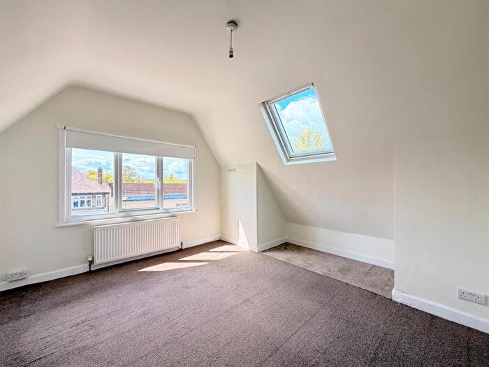 3 Bedroom Maisonette To Rent In Shirehampton Road, Stoke Bishop, Bristol, BS9