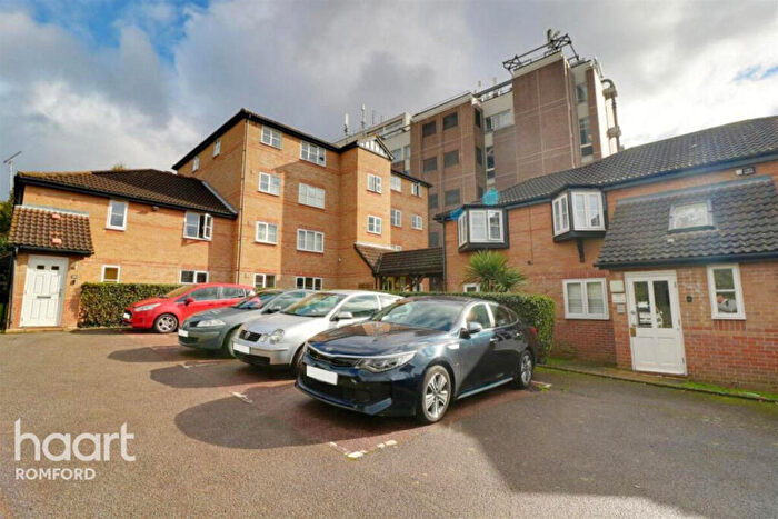 1 Bedroom Apartment To Rent In Regarth Avenue, Romford, RM1