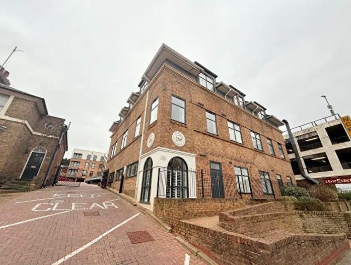 1 Bedroom Apartment To Rent In Marlowes, Hemel Hempstead, HP1