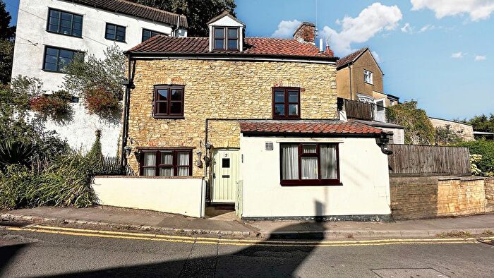 2 Bedroom Cottage For Sale In Potters Pond, Wotton-Under-Edge, Gloucestershire, Hf, Gb, GL12