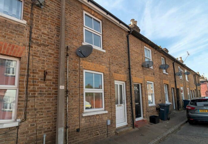 2 Bedroom Cottage To Rent In North Road, Hoddesdon, EN11