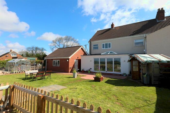 4 Bedroom Semi-Detached House To Rent In Wyton Road, Preston, Hull, HU12