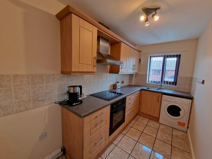 2 Bedroom Flat To Rent In Bilbrook Road, Bilbrook, WV8