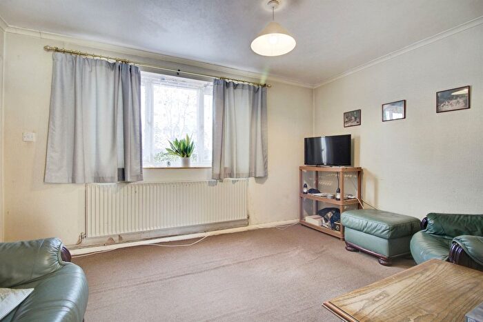 3 Bedroom Terraced House For Sale In Knella Road, Welwyn Garden City, AL7