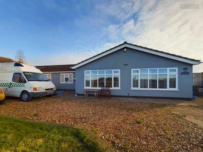 4 Bedroom Detached Bungalow For Sale In West Drove North, Gedney Hill, Spalding, PE12