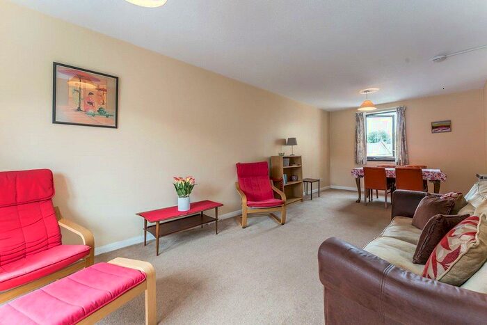 2 Bedroom Flat To Rent In Warriston Road, Warriston, Edinburgh, EH7