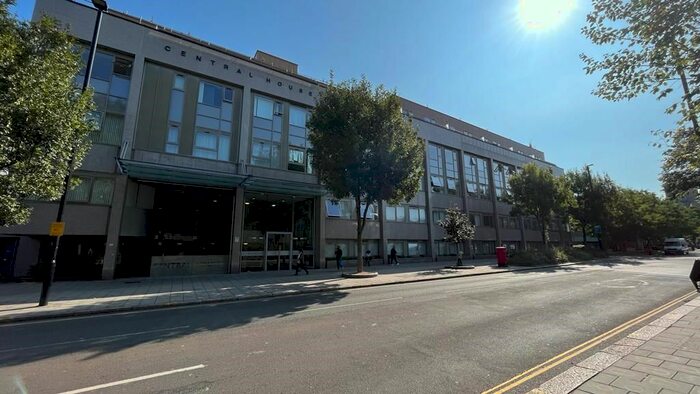 1 Bedroom Flat To Rent In Lampton Road, Hounslow, TW3