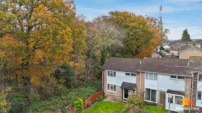 3 Bedroom End Of Terrace House For Sale In Hithercroft Road, High Wycombe, HP13