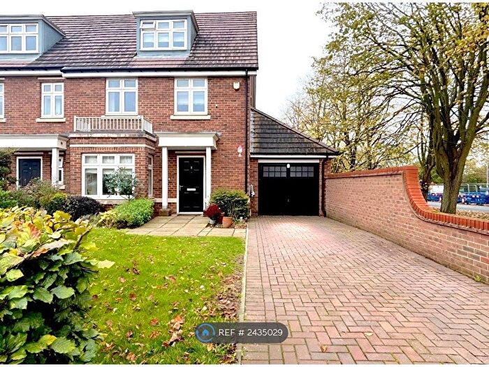 5 Bedroom Semi-detached House To Rent In Freshers Grove, Earley, Reading, RG6