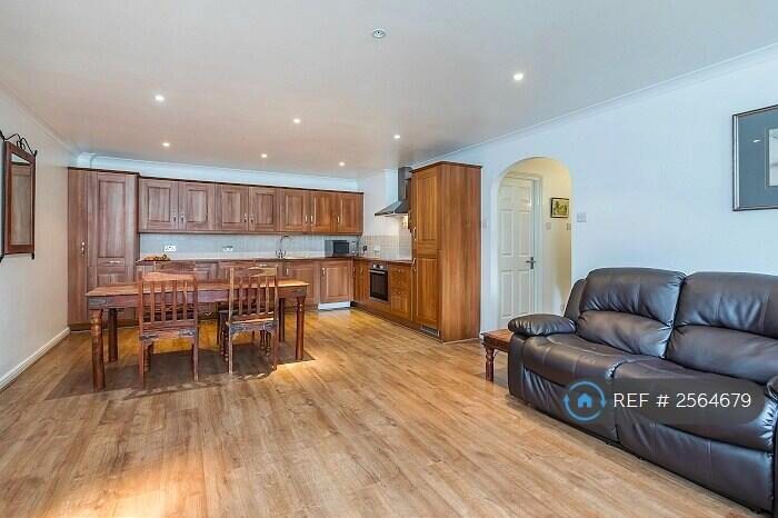 2 Bedroom Flat To Rent In Meridian Place, London, E14