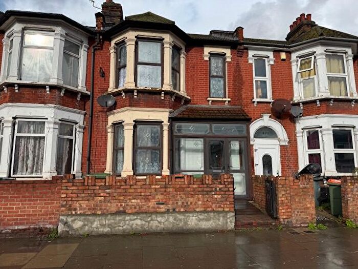 5 Bedroom Terraced House To Rent In Romford Road, Manor Park London, E12