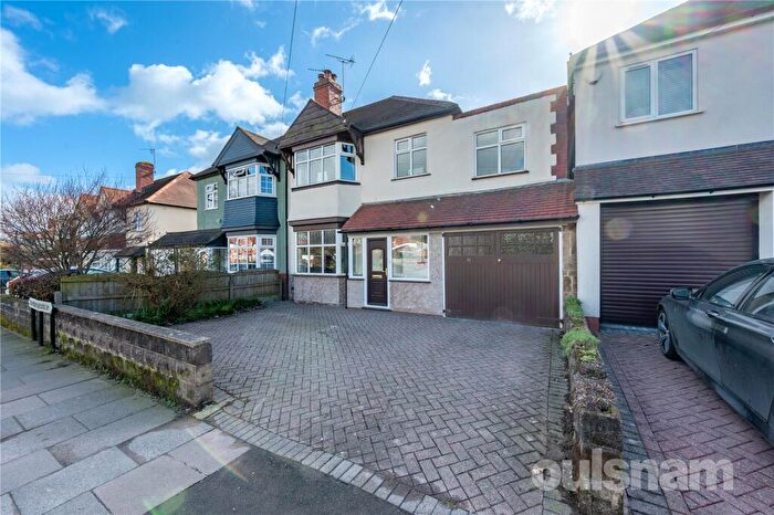 4 Bedroom Semi Detached House For Sale In Frankley Beeches Road, Birmingham, West Midlands, B31