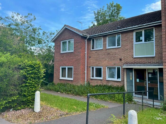 1 Bedroom Apartment To Rent In Stamford Gardens, Leamington Spa, CV32