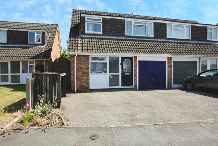 3 Bedroom Semi Detached House For Sale In Montague Road, Rugby, CV22