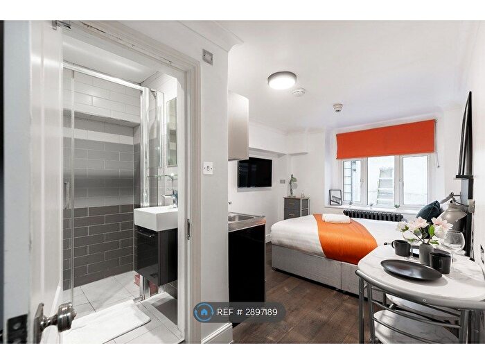 Studio To Rent In Hazel Court, London, W2