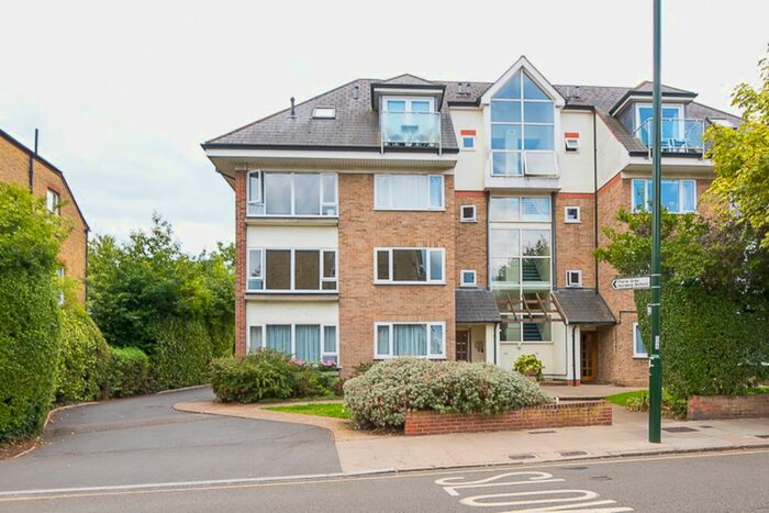 2 Bedroom Flat To Rent In Friars Stile Road, Richmond, TW10