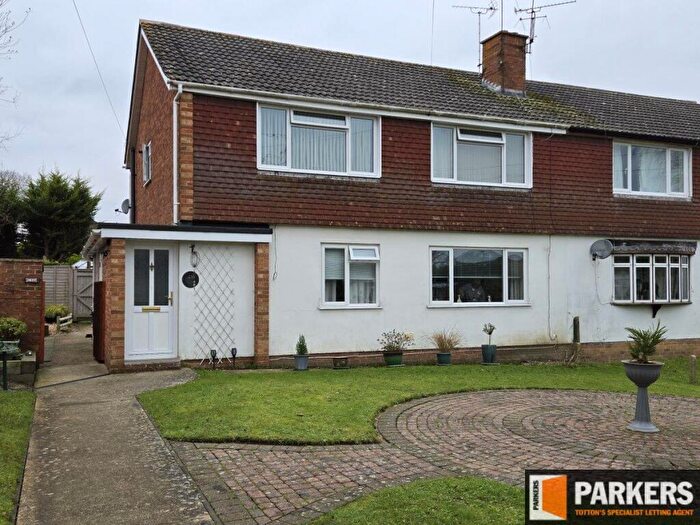 2 Bedroom Maisonette To Rent In Ferry Road, Hythe, SO45