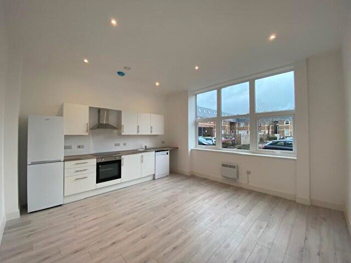2 Bedroom Apartment To Rent In Alton Mews, Aylesbury, HP19