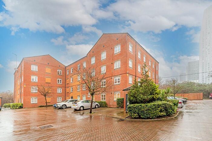 2 Bedroom Flat To Rent In Otter Close, Stratford, London, E15