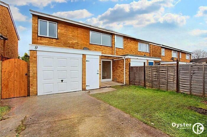 3 Bedroom Semi-Detached House To Rent In Ulster Close, Caversham, RG4