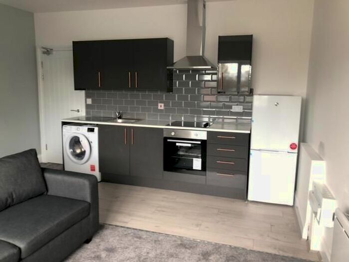 1 Bedroom Flat To Rent In High Street, Runcorn, WA7